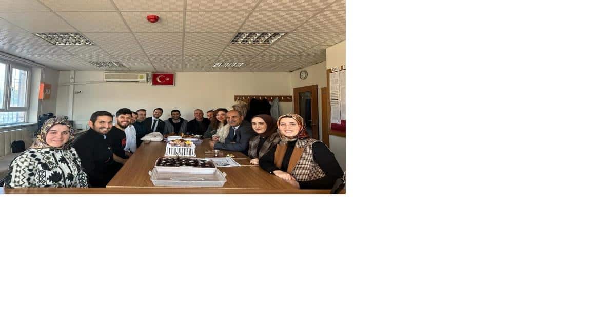 24 Kasım Öğretmenler günü Mehmmetçik Ortaokulu ve Mehmetçik İmam Hatip Ortaokulunda okul idaresi, öğretmenler , veliler ve öğrenciler tarafında büyük bir coşkuyla kutlandı.